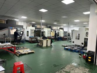 Guangzhou Runshi Mould Co., Ltd. factory production line